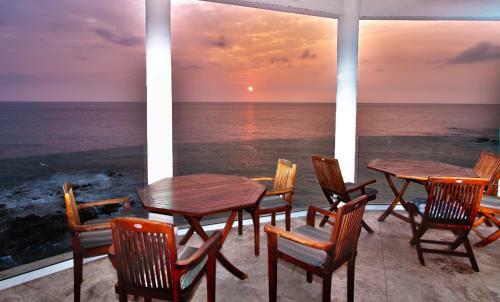 Hale Honu - Spectacular Oceanfront Home W/ Central A/c Wading Pool & Hottub