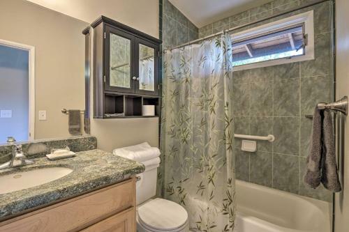 Stylish Home, Less Than 2 Miles To Magic Sands Beach!