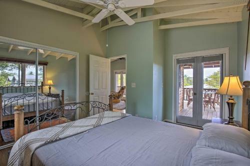 Stylish Home, Less Than 2 Miles To Magic Sands Beach!