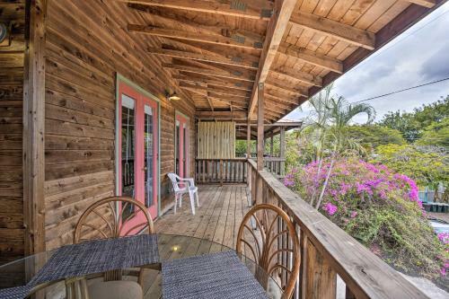 Stylish Home, Less Than 2 Miles To Magic Sands Beach!