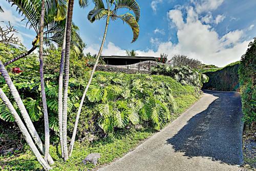 Serene Retreat - Plunge Pool & Sunset Ocean Views Home