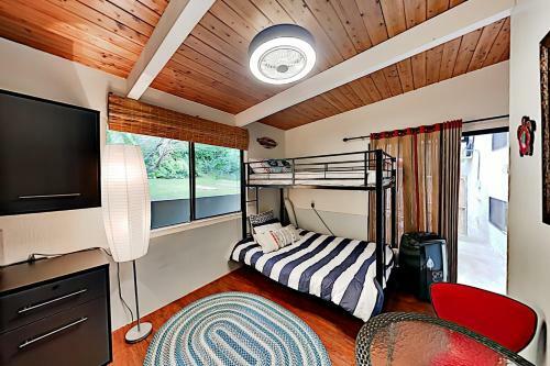 Serene Retreat - Plunge Pool & Sunset Ocean Views Home