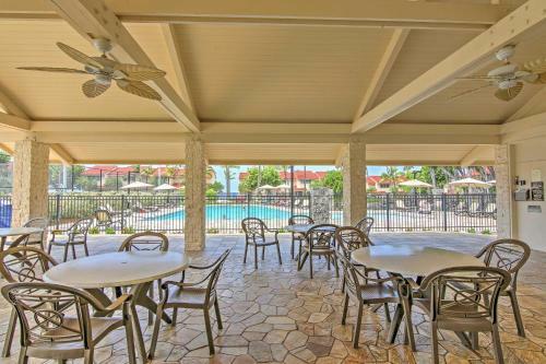 Tropical Kailua Kona Townhome - Walk To Coast!