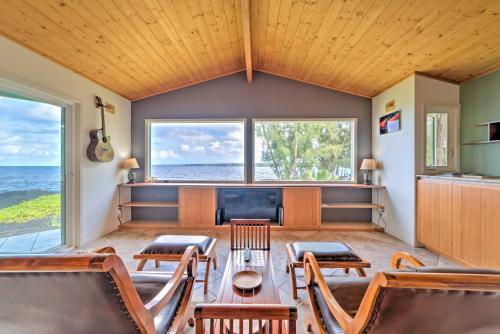 Big Island Oceanfront Home - Great Whale Watching!