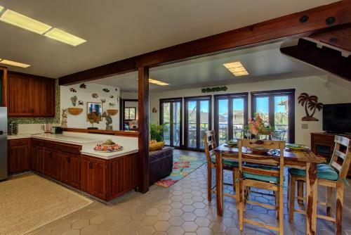 Black Sand Beach House Home