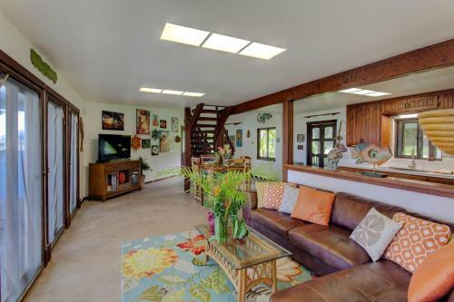 Black Sand Beach House Home