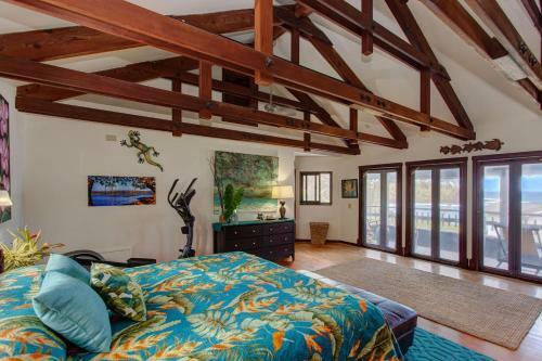 Black Sand Beach House Home
