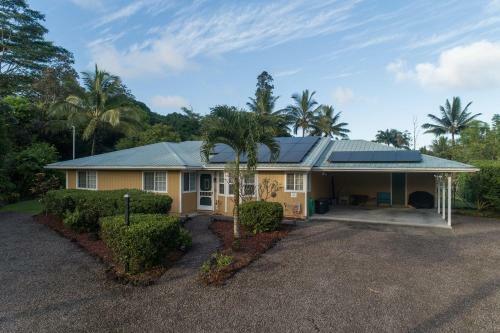 Hale O Makani Home