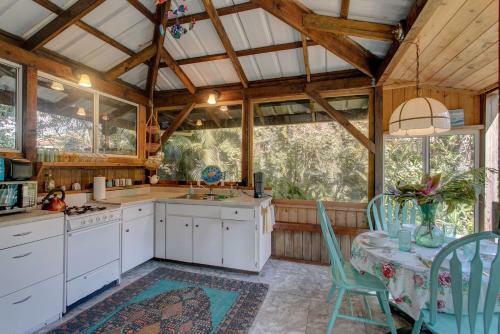 Peace Of Paradise Cabin