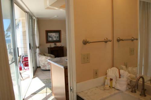 Hotel Kamaole Nalu #603 By Ali'i Resorts