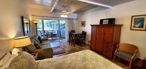 Kihei Bay Surf Studio #123