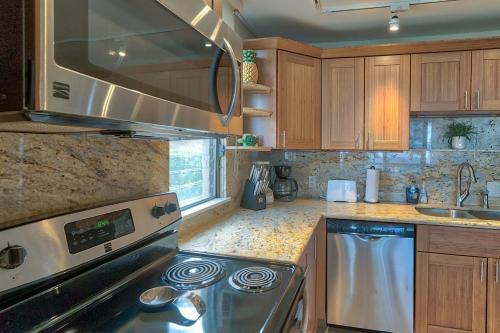Leinaala Oceanfront #405