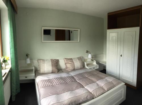 Bed & Breakfast Pension Ostbach