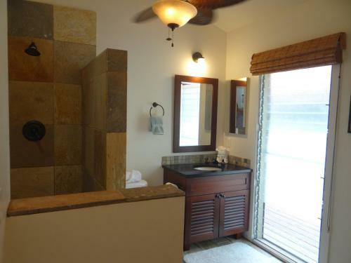 Aina Nalu Infinity Pool & Cabana Full AC