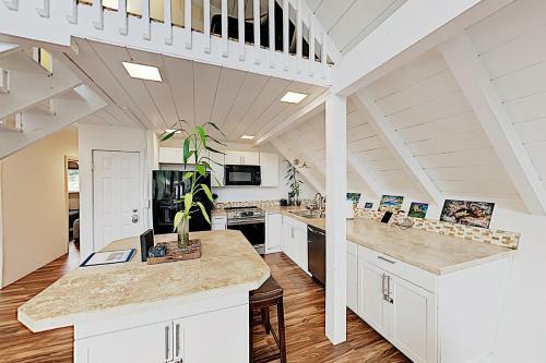 New Listing! Remodeled A-frame With Deck & Balcony Home