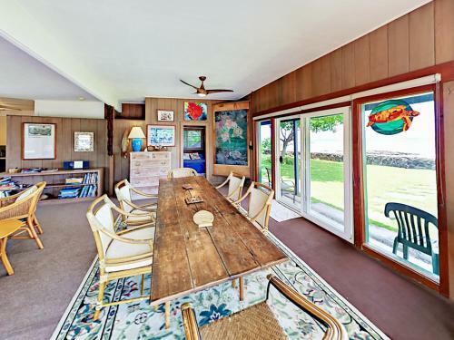 Idyllic 1br Oceanfront Cottage
