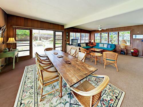 Idyllic 1br Oceanfront Cottage