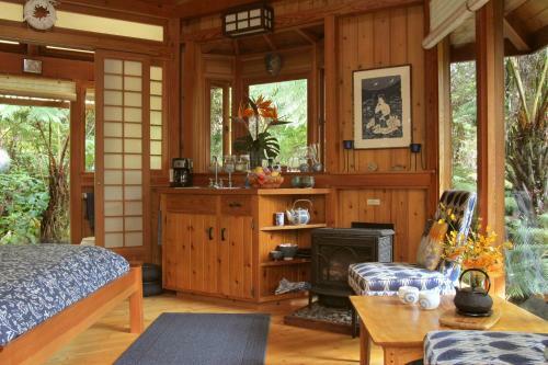 Bed & Breakfast Volcano Rainforest Retreat