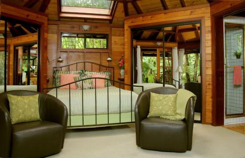 Bed & Breakfast Volcano Rainforest Retreat