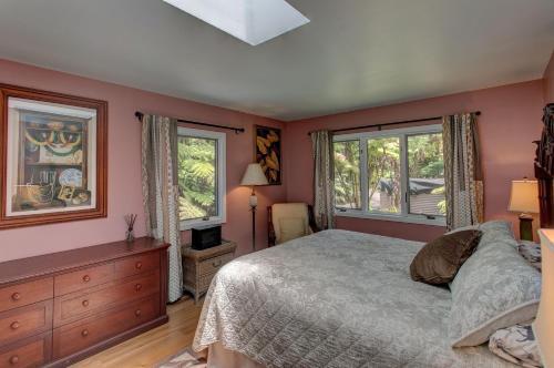 Liko Lehua Cottage Home