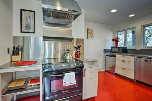Modern Boise Home With Yard - 5 Mi To Downtown!