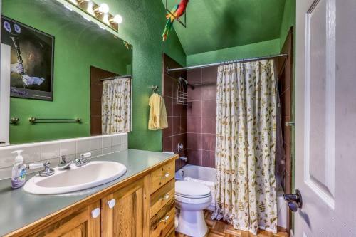 Crown Point Hideaway