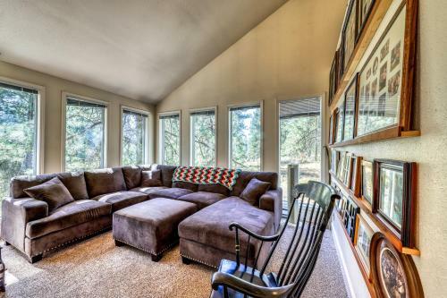 Crown Point Hideaway
