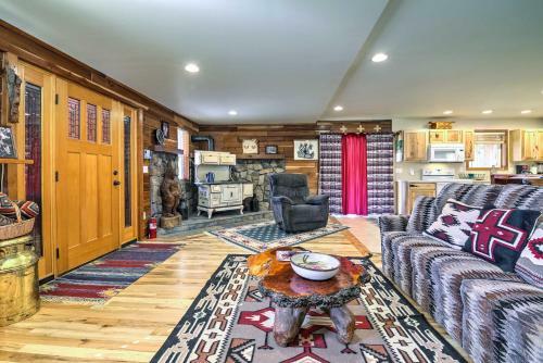 Garden Valley Cabin With Teepee, Deck And Mtn Views!