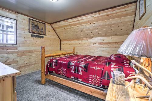 Garden Valley Cabin With Teepee, Deck And Mtn Views!