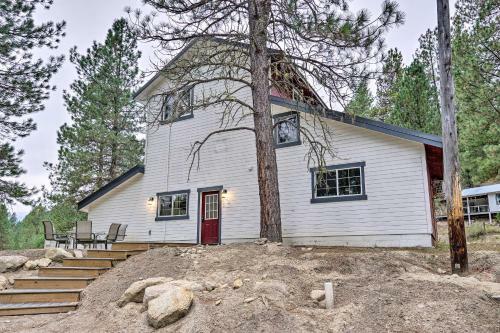 Garden Valley Cabin With Fire Pit And River View!