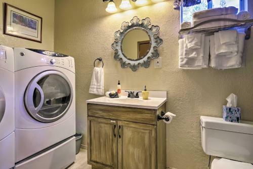 Private Cabin, 5-min Drive To Hot Springs And Golf!