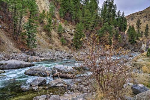 Private Cabin, 5-min Drive To Hot Springs And Golf!
