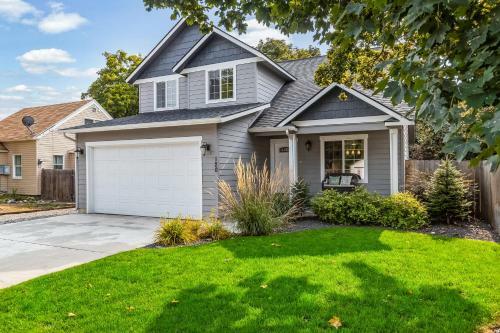 Walnut Avenue Getaway
