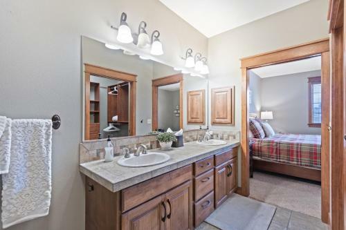 Fabulous Riverstone Retreat