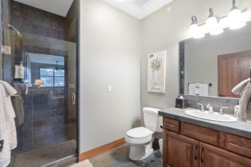 Fabulous Riverstone Retreat