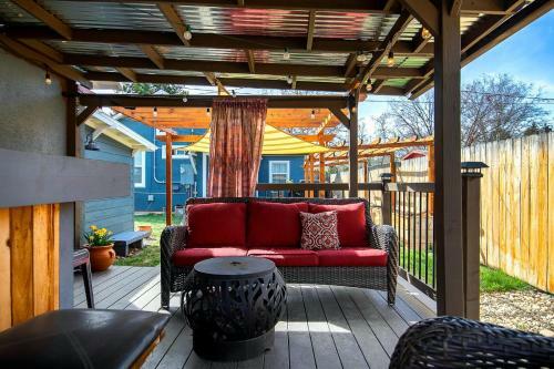Hostal Guest House With Hot Tub And Greenbelt Access