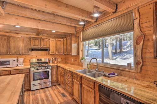 Peaceful Garden Valley Cabin With Private Deck!
