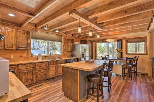 Peaceful Garden Valley Cabin With Private Deck!