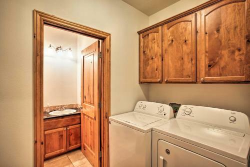Spacious Hayden Lake House - 3 Minutes To Marina!