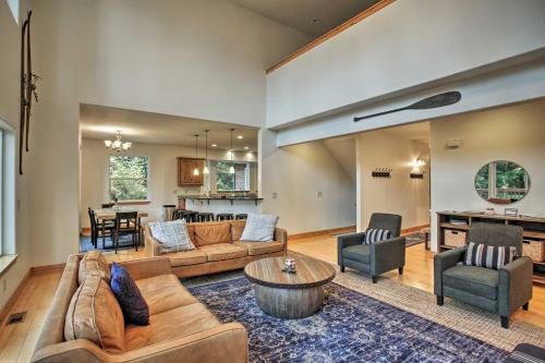 Spacious Hayden Lake House - 3 Minutes To Marina!