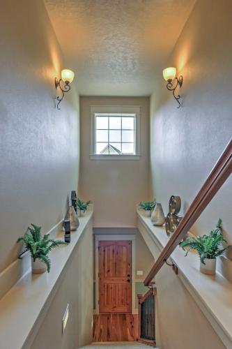 Luxe Home With Pool Access 9 Mi To Downtown Boise!