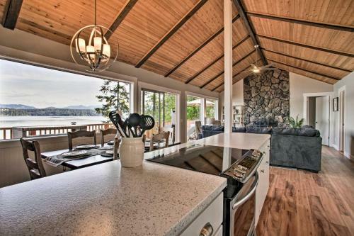 Hillside Home With Dock, 10 Min To Coeur Dalene