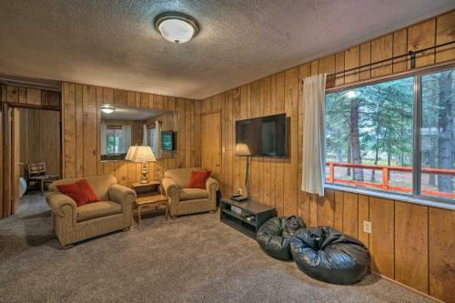 2 Cozy Cabins With Snowmobile Parking Near The Lake!