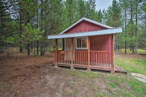 2 Cozy Cabins With Snowmobile Parking Near The Lake!