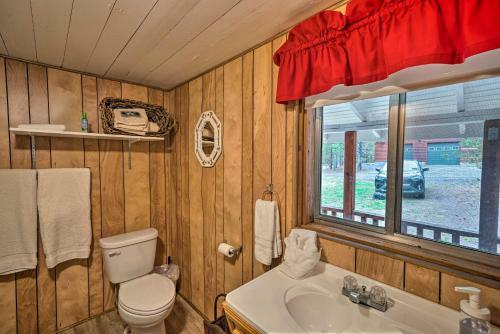 2 Cozy Cabins With Snowmobile Parking Near The Lake!