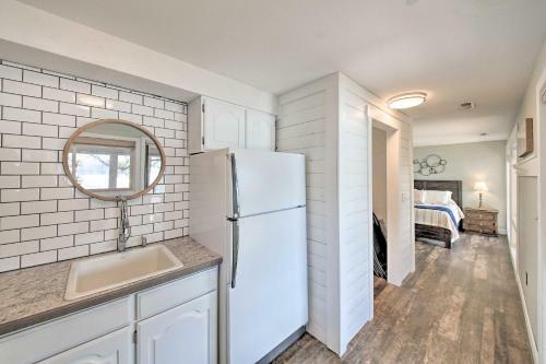 Apartamento Waterfront Lake Studio With Deck And Beach Access!