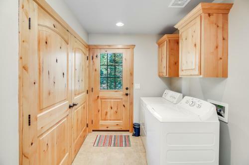 Conti Cabin