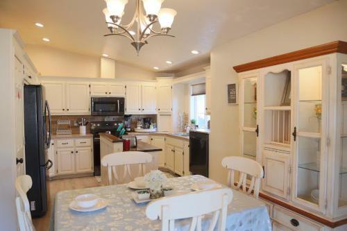 Luxury In Eagle Near Boise