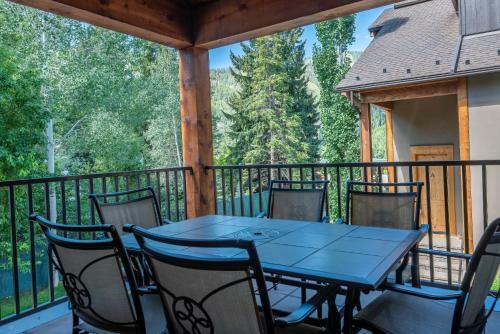 Upscale 1 Bedroom Timbers, Walk To Town