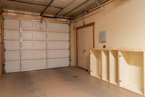 Upscale 1 Bedroom Timbers, Walk To Town